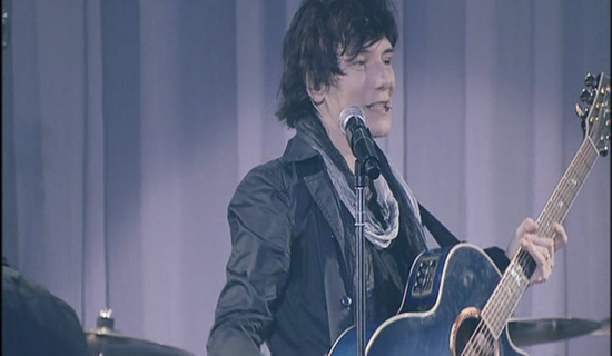 Mr. Vocalist - Eric Martin with Guitar before To Be With You
